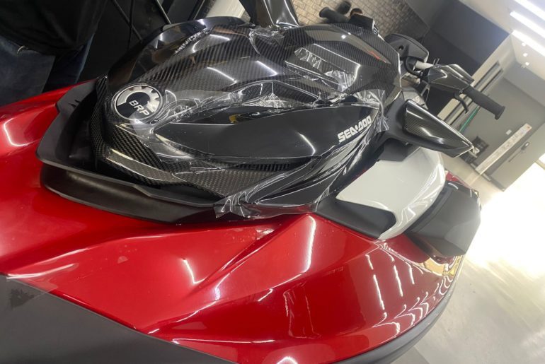 Aplicação de PPF em jet ski