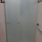 Aplicação de Insulfilm Residencial Jateado no Box do Banheiro