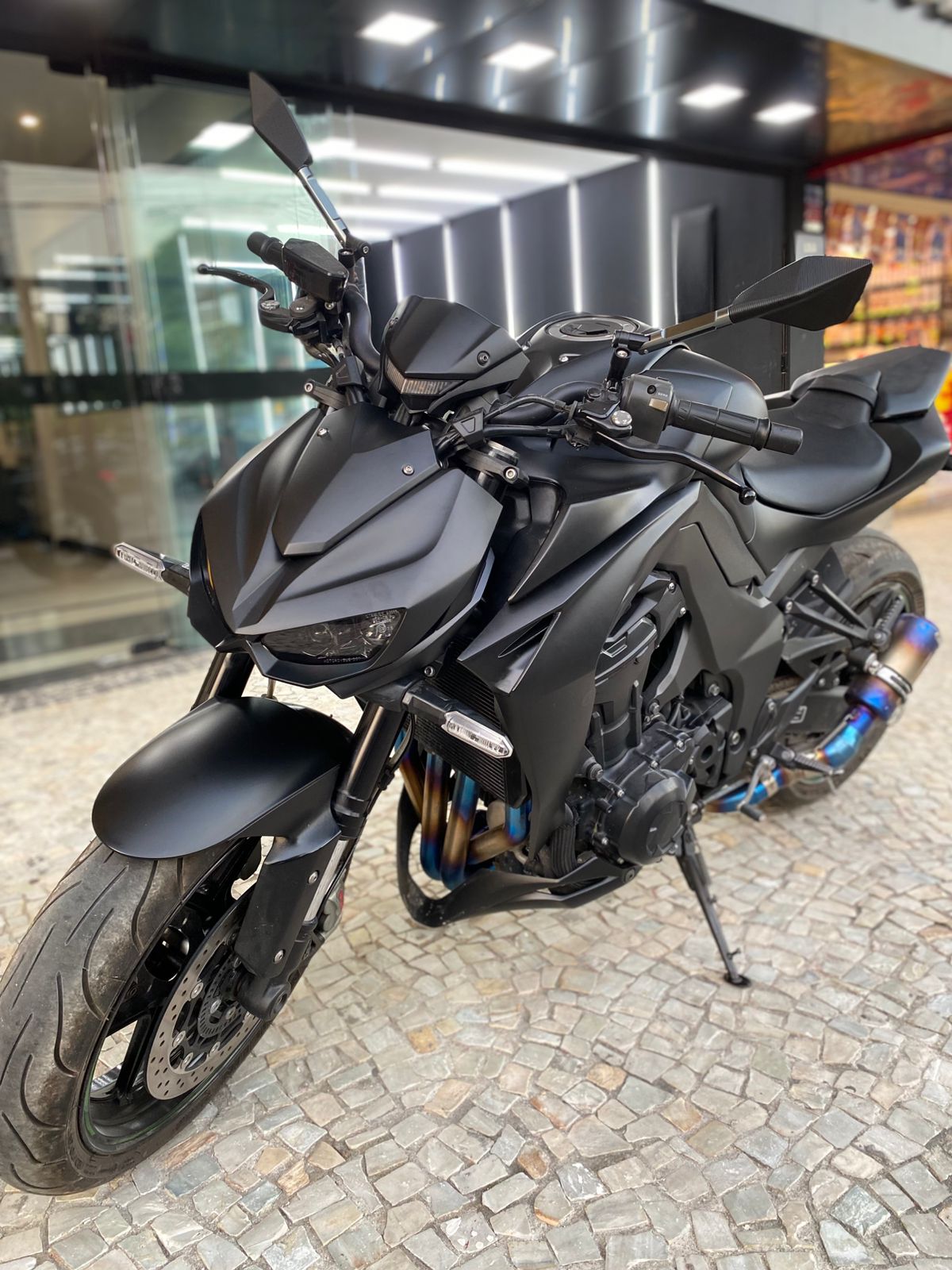 Envelopamento Preto Fosco na Kawasaki Z1000 R Edition Envelopamento Preto Fosco na Kawasaki Z1000 R Edition