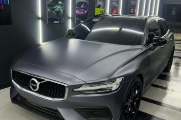 Envelopamento na Volvo V60: Estilo e Proteção com a Rikin Film