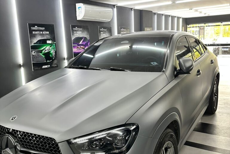 Mercedes-Benz GLE Coupé Ganha Envelopamento Total em Cinza Fosco