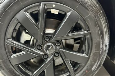 A Transformação das Rodas BYD em Black Piano