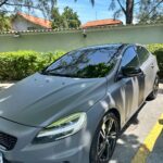 Volvo V40 Cross Country com Envelopamento Cinza Fosco