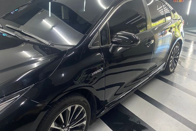 Instalação de Insulfilm em um Corolla 2022